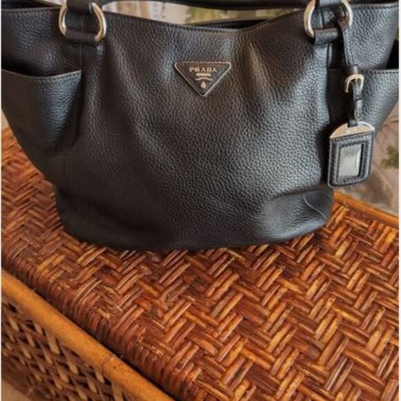 NWOT PRADA VITELLO DAINO LEATHER BAG WITH CROSSBODY STRAP - Picture 3 of 13